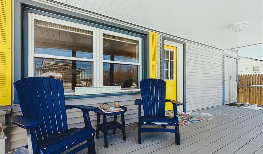 6 MacAlder St, Narragansett, RI 02882 - 6 Beds, 4 Bath