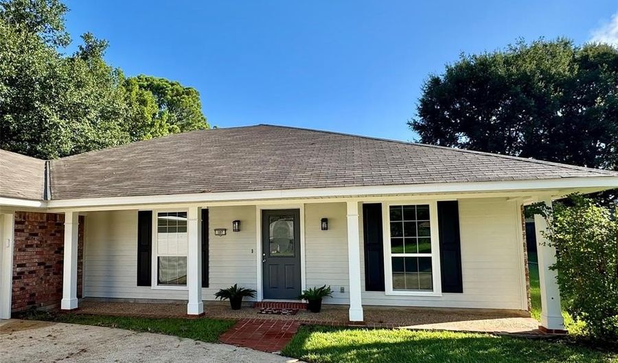 107 Augusta Ave, Benton, LA 71006 - 3 Beds, 2 Bath