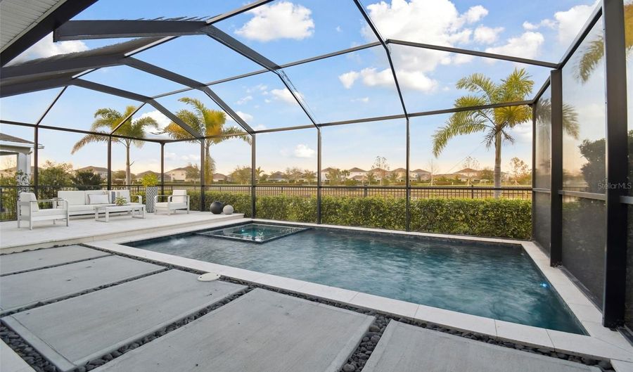 5424 SILVER SUN Dr, Apollo Beach, FL 33572 - 4 Beds, 2 Bath