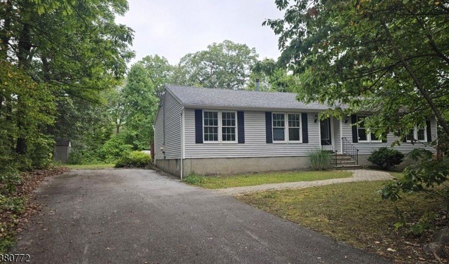 6 Allen Ter, Alloway, NJ 07462 - 3 Beds, 2 Bath