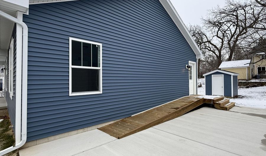 312 Fitch St, Albion, MI 49224 - 3 Beds, 2 Bath