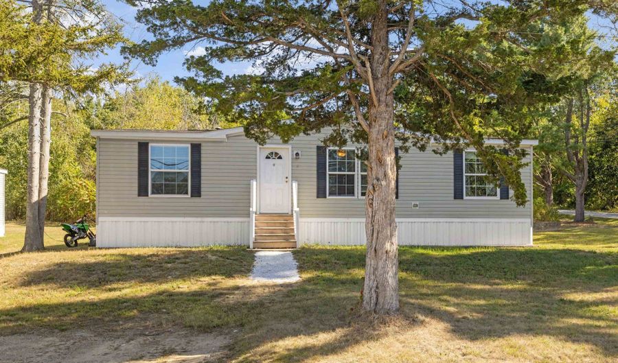 4 Cherry St, Belmont, NH 03220 - 3 Beds, 2 Bath