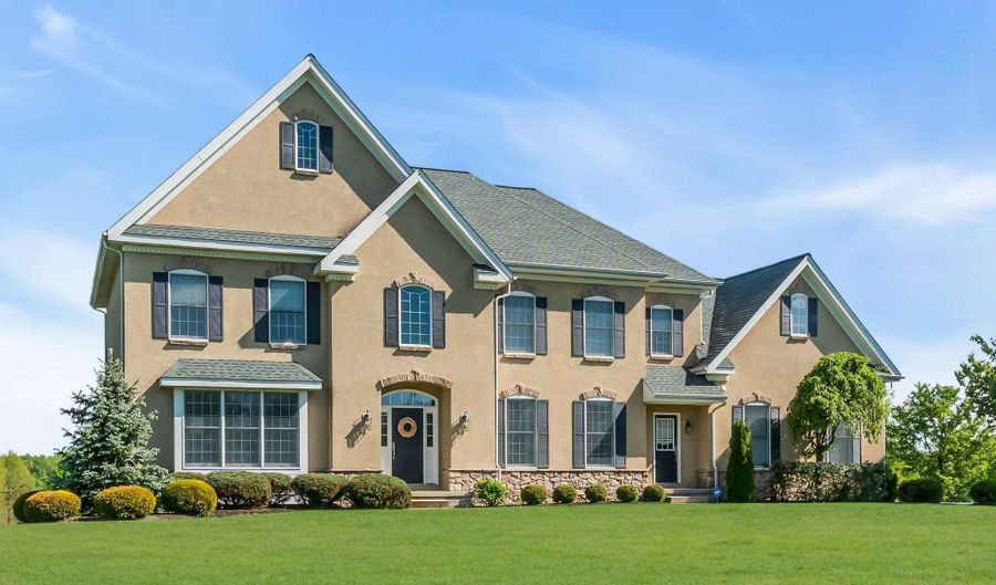 42 RIDGEVIEW Way, Allentown, NJ 08501 - 4 Beds, 5 Bath