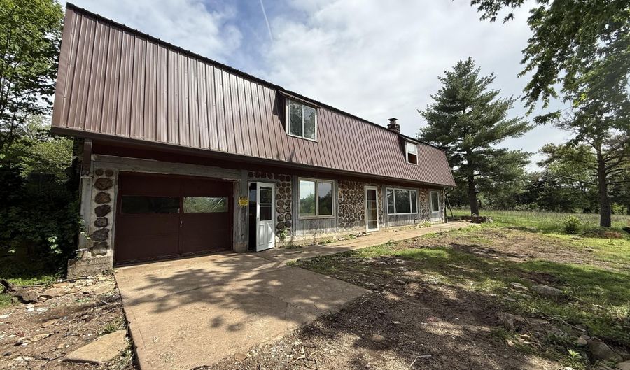 21611 Farm Road 2090, Aurora, MO 65605 - 3 Beds, 2 Bath