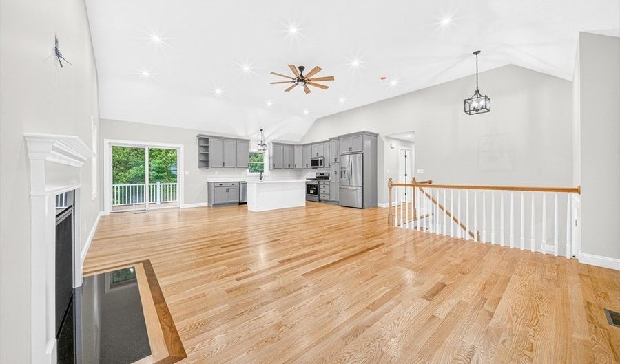 6 Mchugh Ave, Billerica, MA 01821 - 4 Beds, 3 Bath