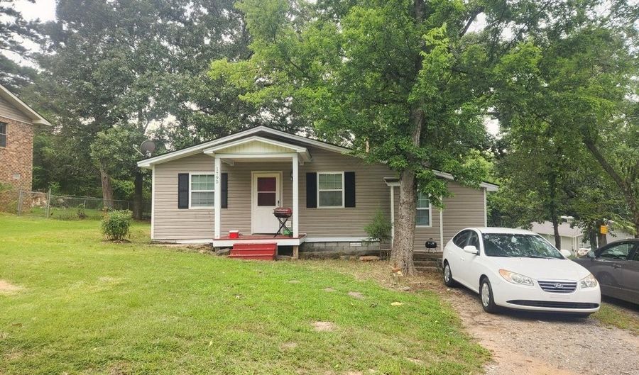 1795 Addie St, Batesville, AR 72501 - 3 Beds, 2 Bath
