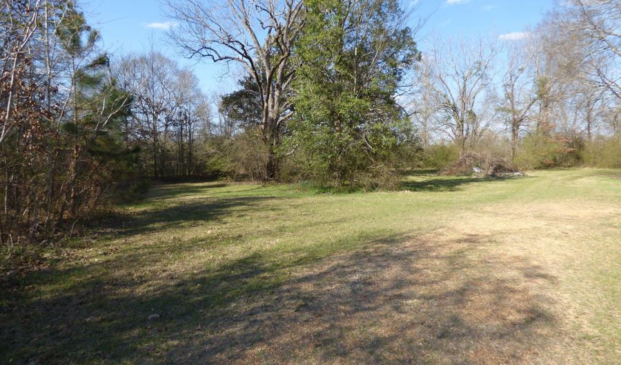 2228 NW Old Red Star Dr, Brookhaven, MS 39601 - 4 Beds, 3 Bath