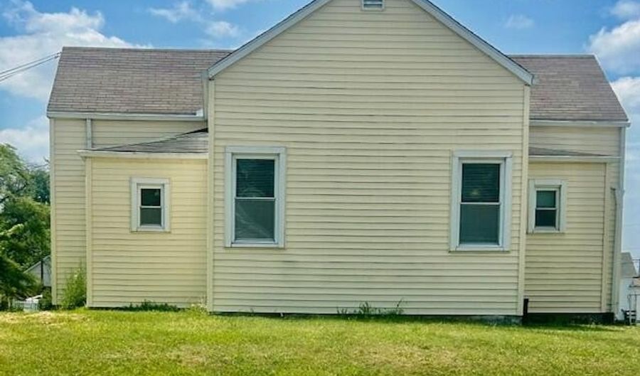 101 W South St, Anna, OH 45302 - 2 Beds, 1 Bath