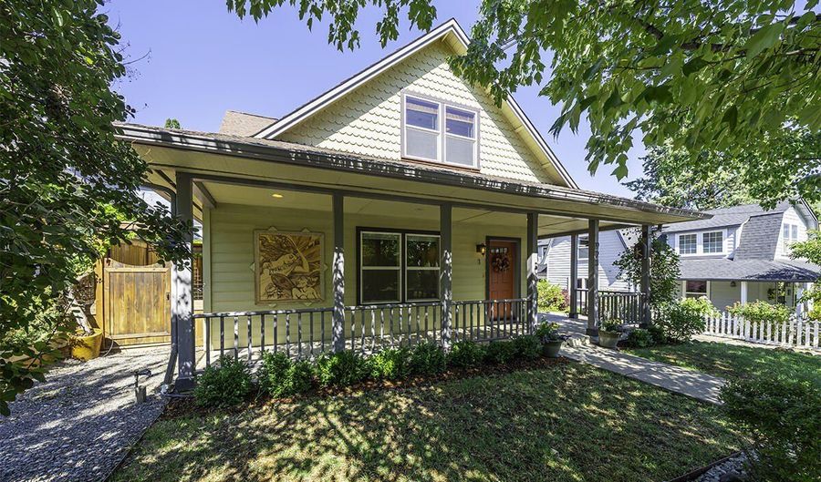 923 Bellview Ave 1, Ashland, OR 97520 - 4 Beds, 2 Bath