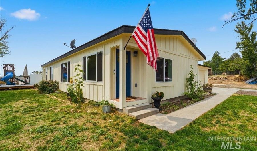 17114 Goodson Rd, Caldwell, ID 83607 - 3 Beds, 2 Bath