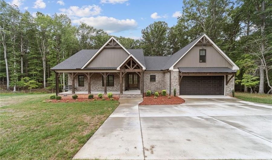 2589 Northmont Lake Dr, Asheboro, NC 27205 - 3 Beds, 3 Bath