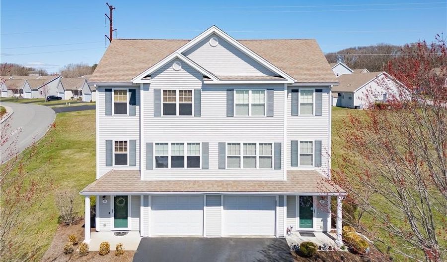 27 Streamview Dr, Cumberland, RI 02864 - 2 Beds, 2 Bath