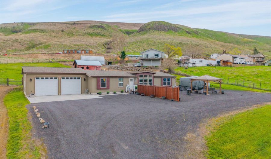 1306 4th St, Asotin, WA 99402 - 3 Beds, 2 Bath