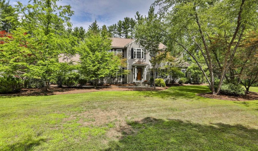 5 Heron Marsh Ln, Brookline, NH 03033 - 4 Beds, 3 Bath