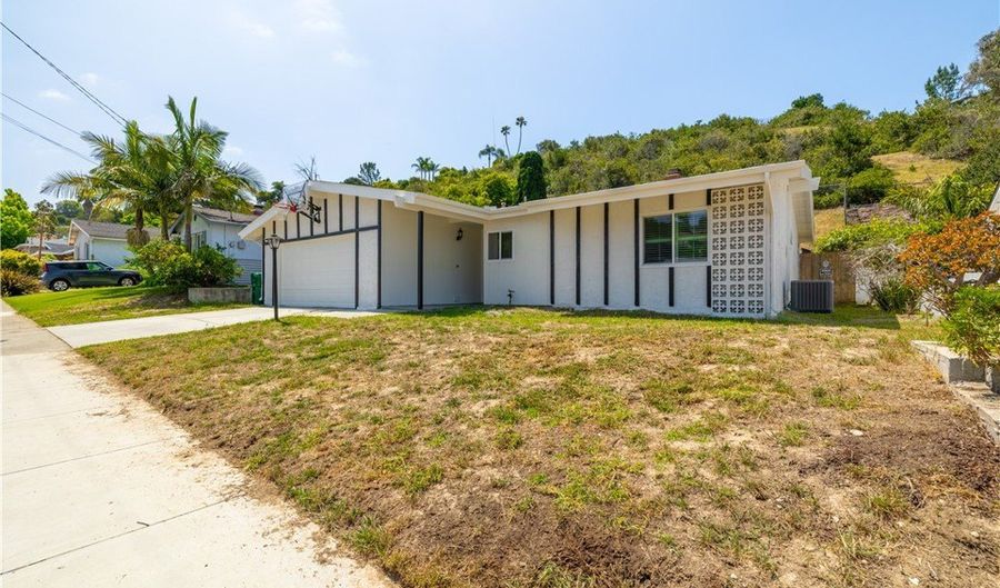 2833 Turnbull, Oceanside, CA 92054 - 4 Beds, 2 Bath