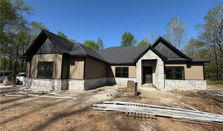 633 Pecan Grove Rd, Alma, AR 72921 - 4 Beds, 3 Bath