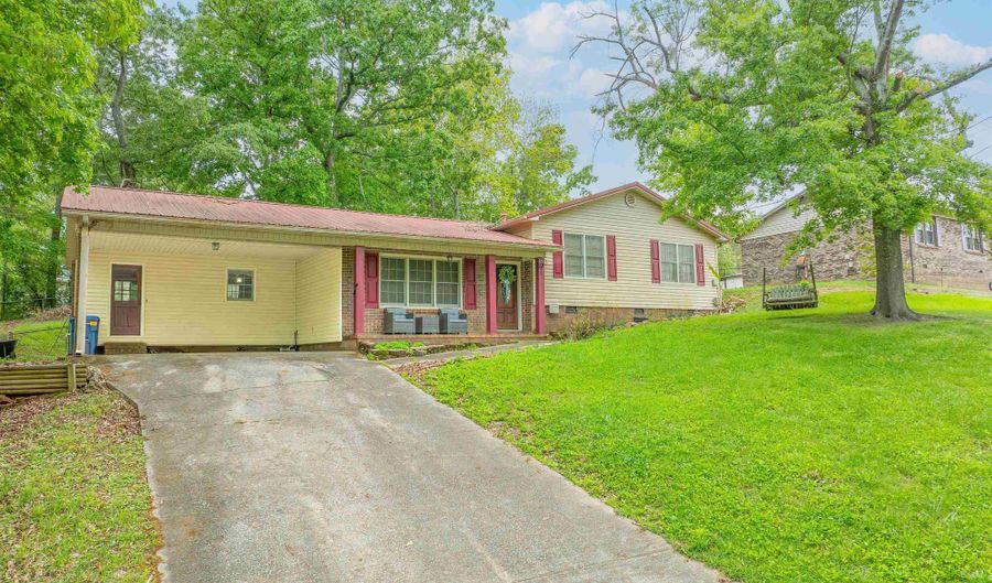 1214 WILDOAK Dr, Anniston, AL 36206 - 3 Beds, 2 Bath