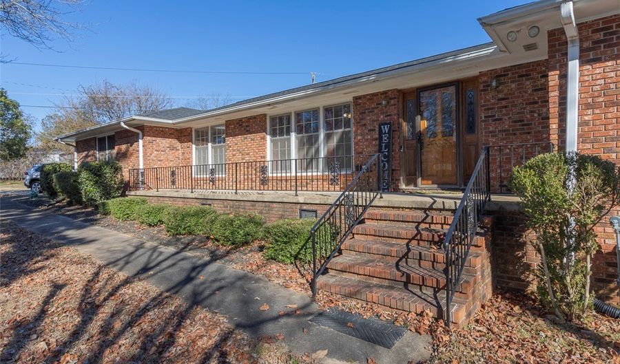 307 Creamer Rd, Anderson, SC 29625 - 3 Beds, 4 Bath