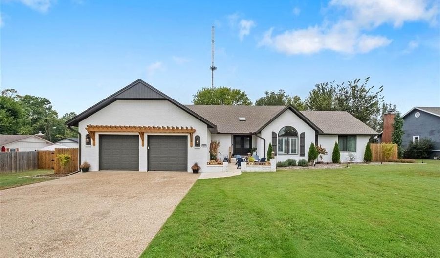 1002 NW 9th St, Bentonville, AR 72712 - 4 Beds, 3 Bath