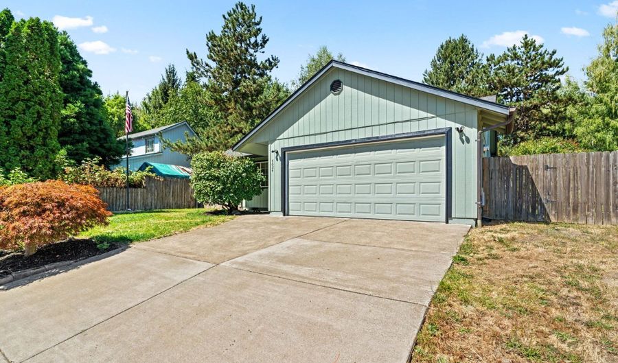 4624 SE GEARY St, Albany, OR 97322 - 3 Beds, 2 Bath