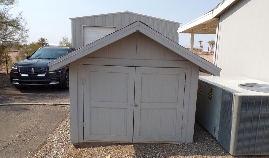 44112 Ocotillo St, Bouse, AZ 85325 - 3 Beds, 2 Bath