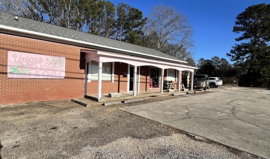 1520 Washington St, Alexander City, AL 35010 - 0 Beds, 1 Bath