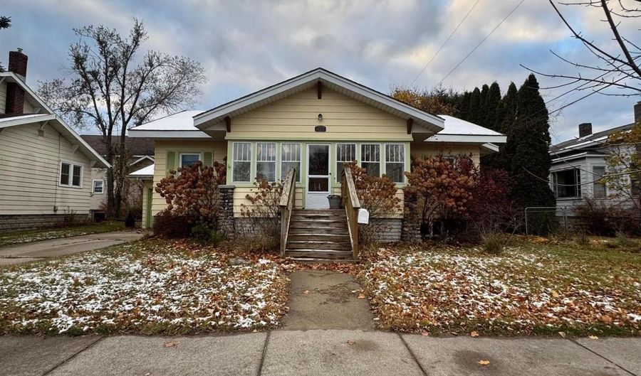 925 S 8th Street Ave, Alpena, MI 49707 - 3 Beds, 1 Bath