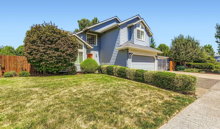 19457 SUNSET SPRINGS Dr, Oregon City, OR 97045 - 4 Beds, 3 Bath