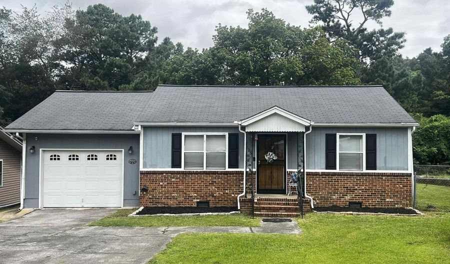 523 W 42ND St, Anniston, AL 36206 - 2 Beds, 1 Bath