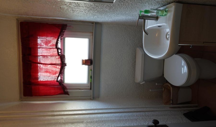 20 Alderson Ave, Alderson, WV 24910 - 4 Beds, 2 Bath