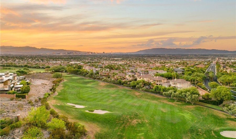 1399 Foothills Village Dr, Henderson, NV 89012 - 4 Beds, 4 Bath