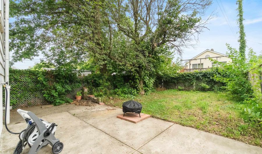 119 W 21ST St, Bayonne, NJ 07002 - 4 Beds, 2 Bath