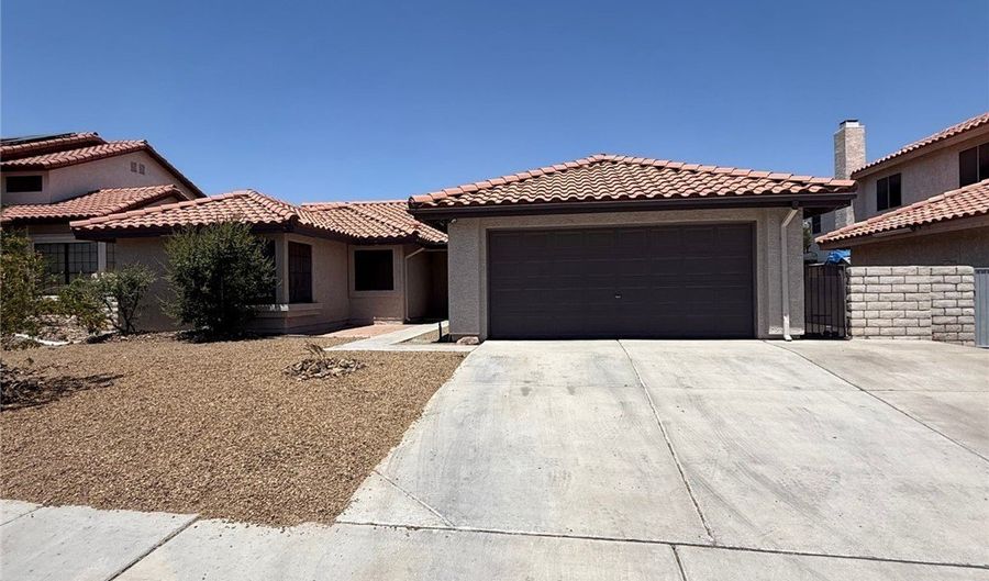 379 Bradford Dr, Henderson, NV 89074 - 4 Beds, 2 Bath