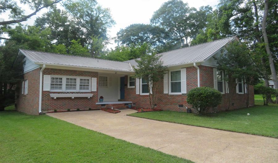 605 N 13th St, Arkadelphia, AR 71923 - 3 Beds, 2 Bath