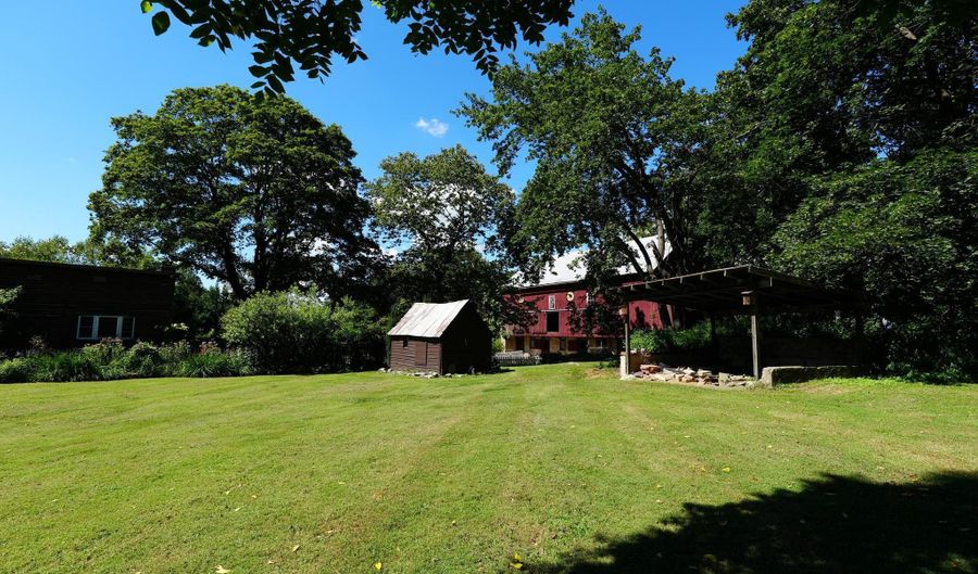 2571 HILL Rd, Reading, PA 19606 - 3 Beds, 2 Bath