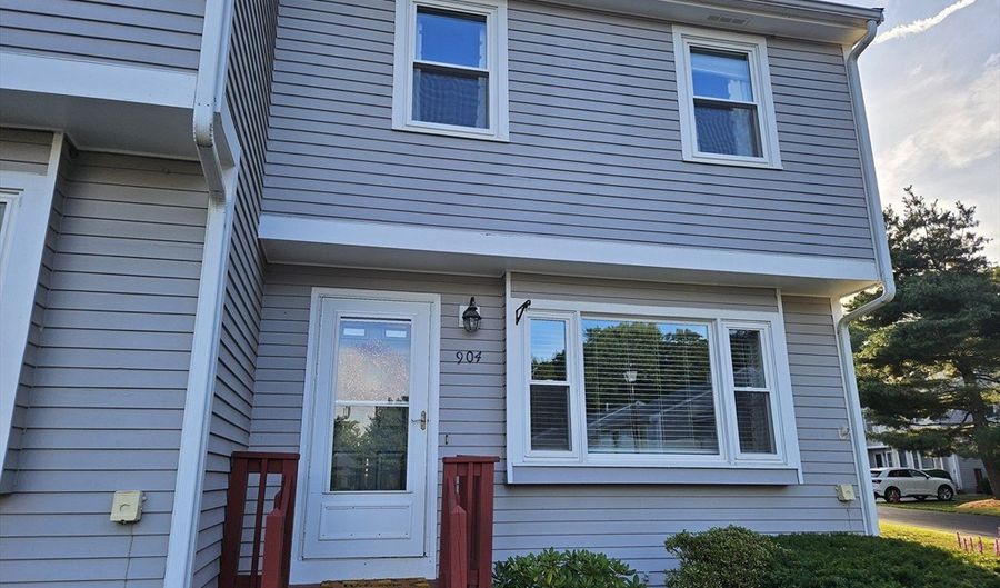 154 Bear Hill Rd 904, Cumberland, RI 02864 - 2 Beds, 2 Bath