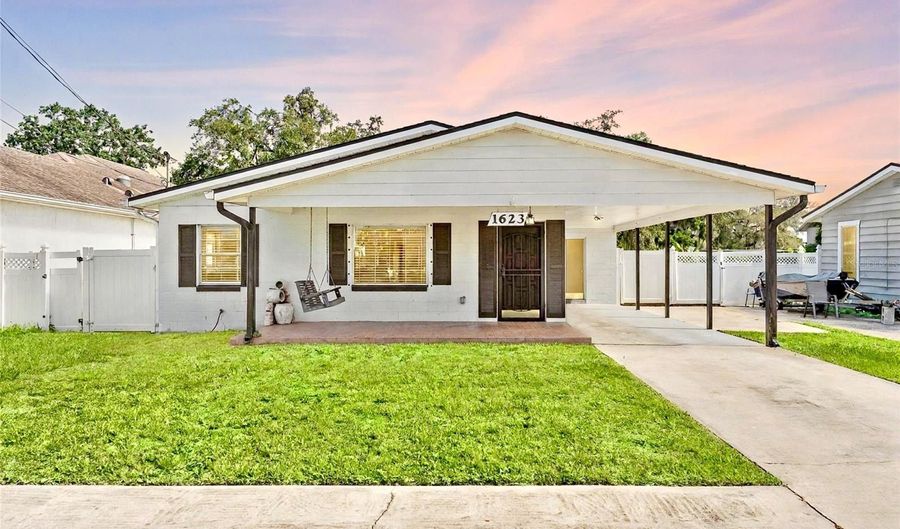 1623 CUMBIE Ave, Orlando, FL 32804 - 2 Beds, 2 Bath