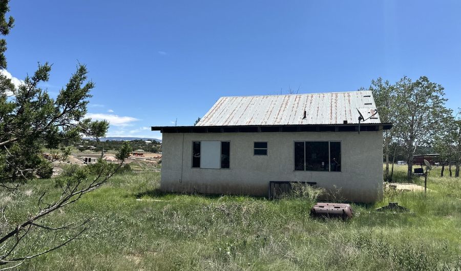 132 E Cedar Road Rd, Capitan, NM 88316 - 3 Beds, 1 Bath