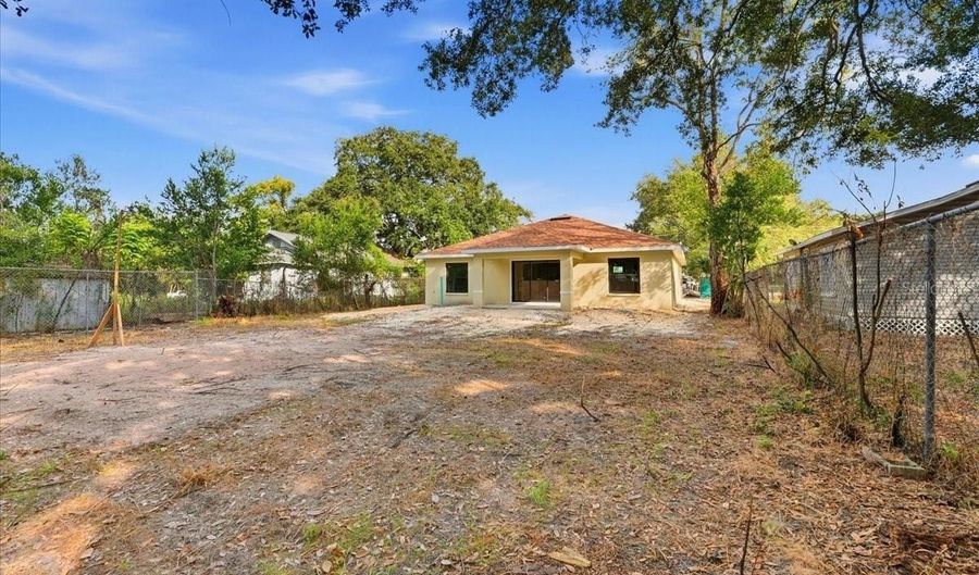 518 BENNETT St, Auburndale, FL 33823 - 3 Beds, 2 Bath