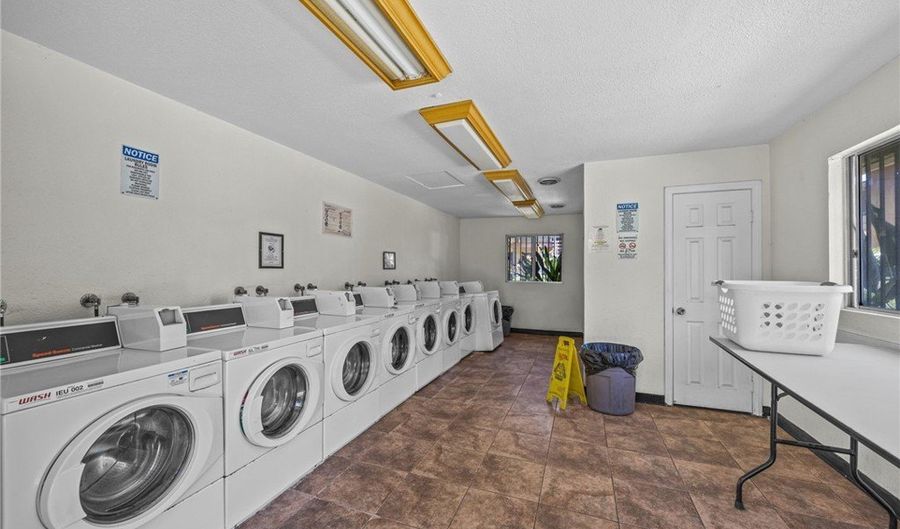 2094 E Grand Ave 32, Escondido, CA 92027 - 2 Beds, 2 Bath