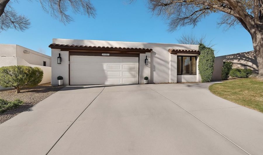 9735 Village Green Dr NE, Albuquerque, NM 87111 - 3 Beds, 2 Bath