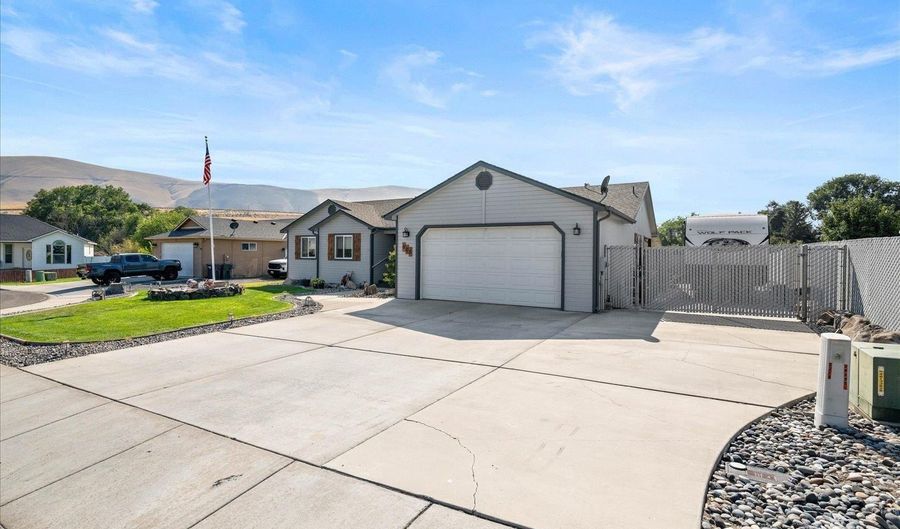 505 Paver Ct, Benton City, WA 99320 - 3 Beds, 2 Bath