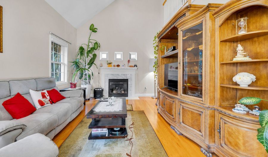 16 Weathervane Rd 16, Bristol, CT 06010 - 2 Beds, 3 Bath