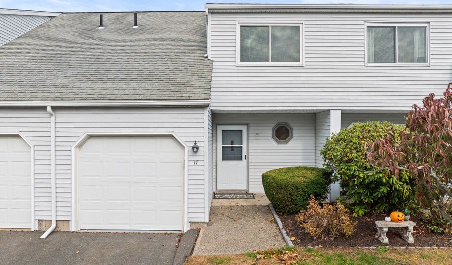 565 Clark Ave APT 17, Bristol, CT 06010 - 2 Beds, 2 Bath