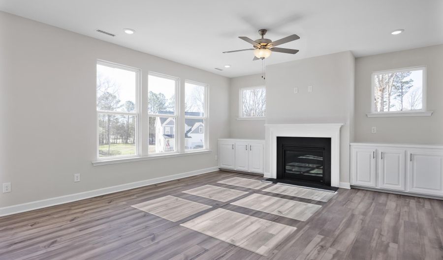 315 Queensferry Ln, Aberdeen, NC 28315 - 5 Beds, 4 Bath