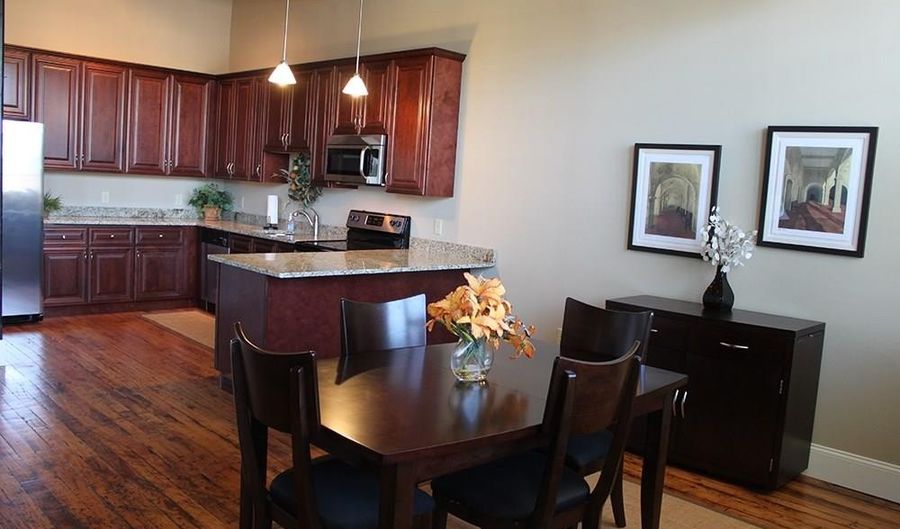 624 WASHINGTON St A-506, Coventry, RI 02816 - 2 Beds, 2 Bath