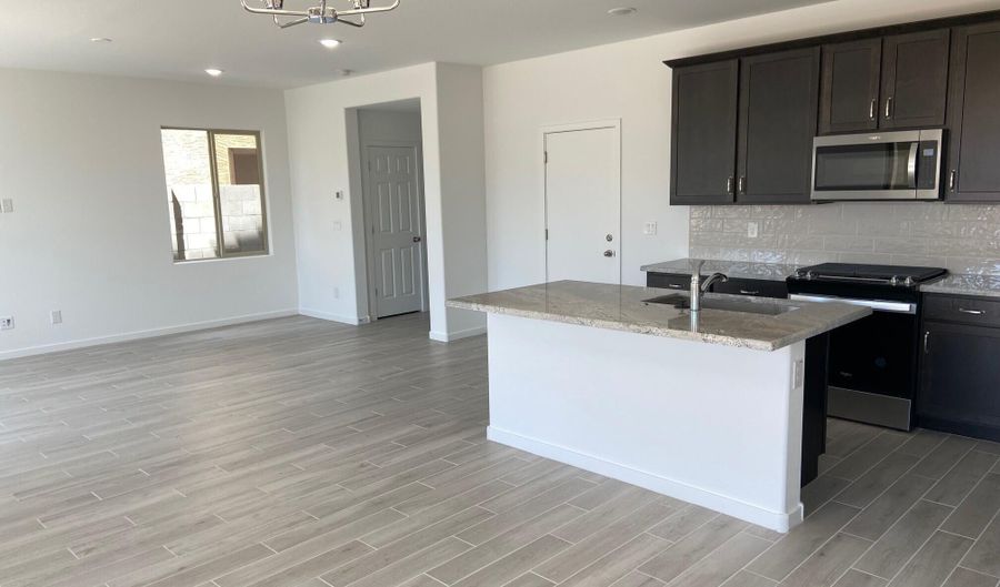 2174 N MARKETSIDE Ave, Buckeye, AZ 85396 - 3 Beds, 3 Bath