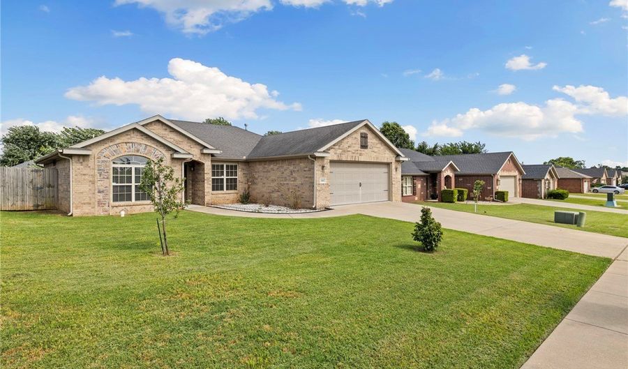 1803 SW Elington St, Bentonville, AR 72713 - 3 Beds, 2 Bath