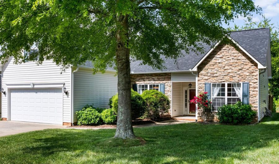 10 Summer Meadow Rd, Arden, NC 28704 - 4 Beds, 2 Bath