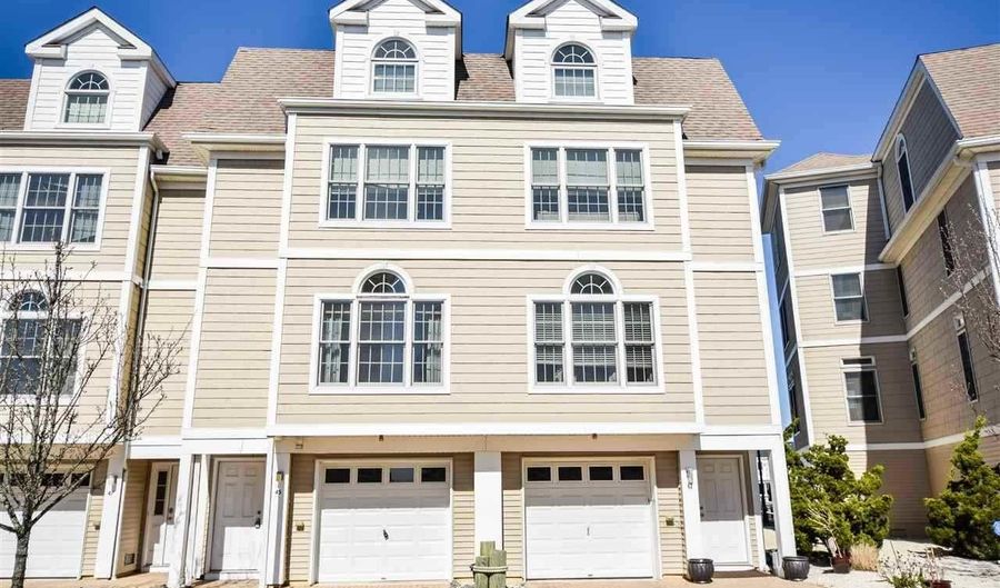 4 Chelsea Ct, Atlantic City, NJ 08401 - 3 Beds, 3 Bath